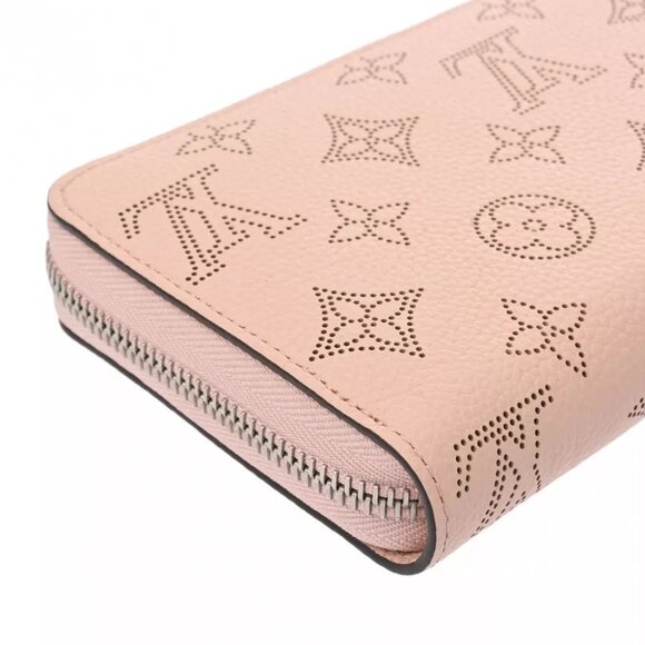 LOUIS VUITTON Monogram Mahina Zippy wallet Magnolia - Picture 7 of 12